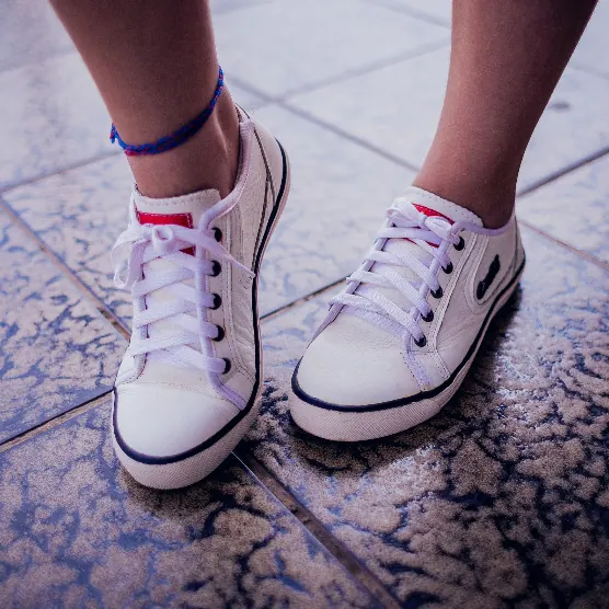 Zapatillas blancas de lona